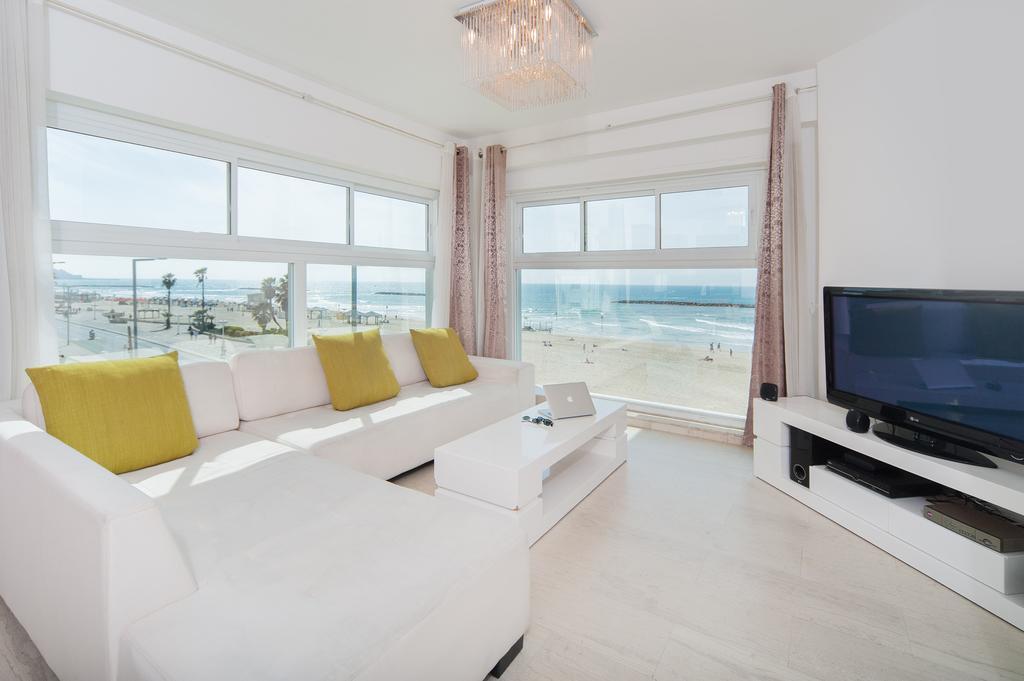 Beautiful Beachfront Apt W/ Sea Views & Parking By Sea N' Rent Apartment *
