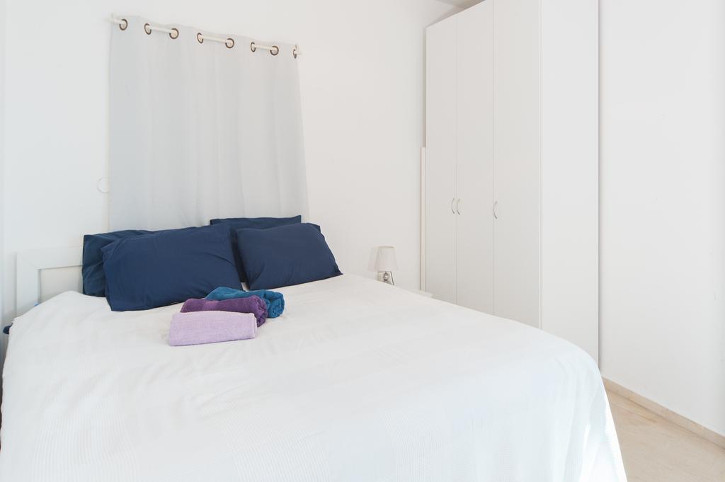 Apartment Beautiful Beachfront Apt W/ Sea Views & Parking By Sea N' Rent *